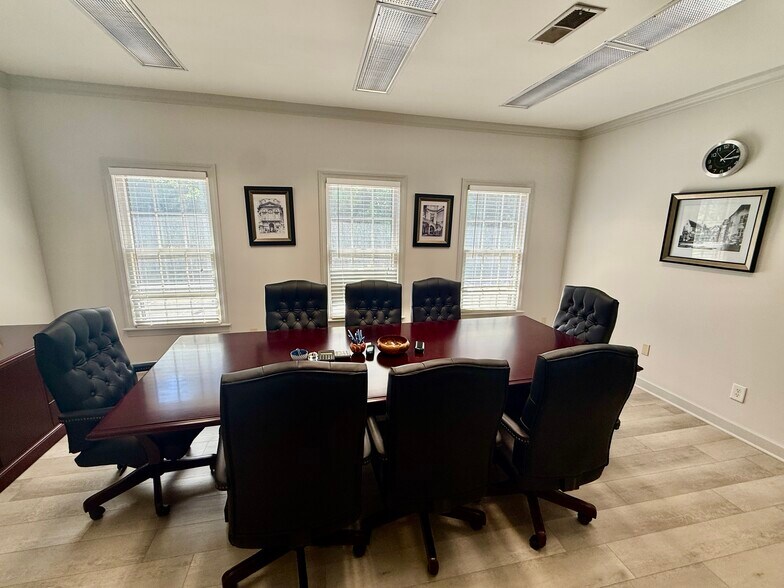 More Photos Of 4 Lenox Pointe NE, Atlanta Office For Sale