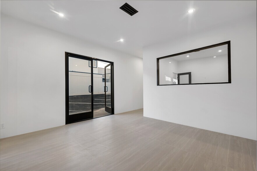 More Photos Of 17733 Chatsworth St, Granada Hills Auto Repair For Lease