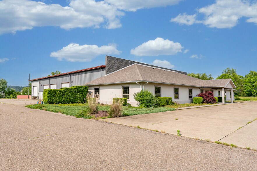 More Photos Of 55 Pleasants Industrial Park, Waverly Warehouse For Sale