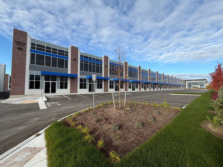 Primary Photo Of 10910 Dixie Rd, Brampton Warehouse For Lease