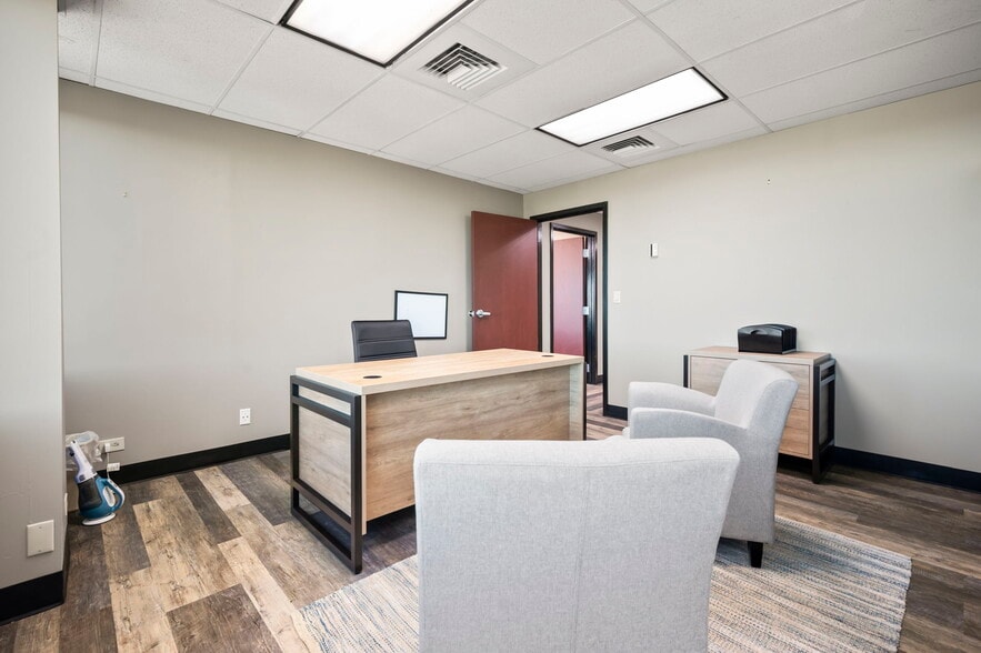 More Photos Of 215 S Wadsworth Blvd, Lakewood Medical For Lease