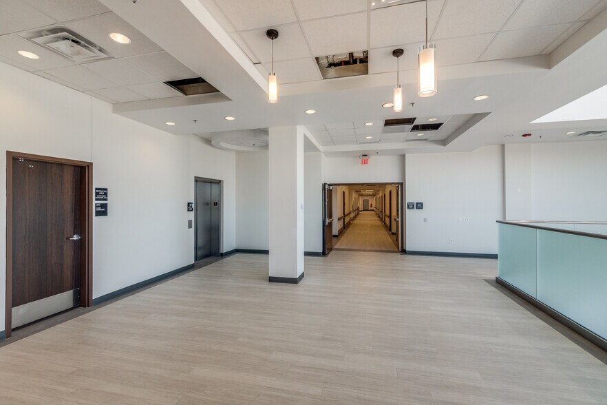 More Photos Of 6601 W University Dr, McKinney Hospital For Lease