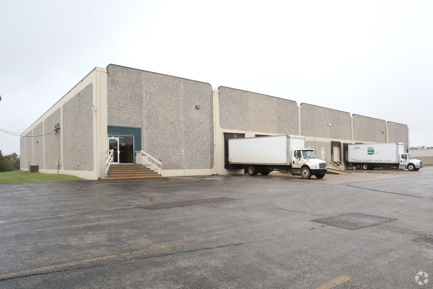 More Photos Of 4210 Will Rogers Pky, Oklahoma City Distribution For Lease