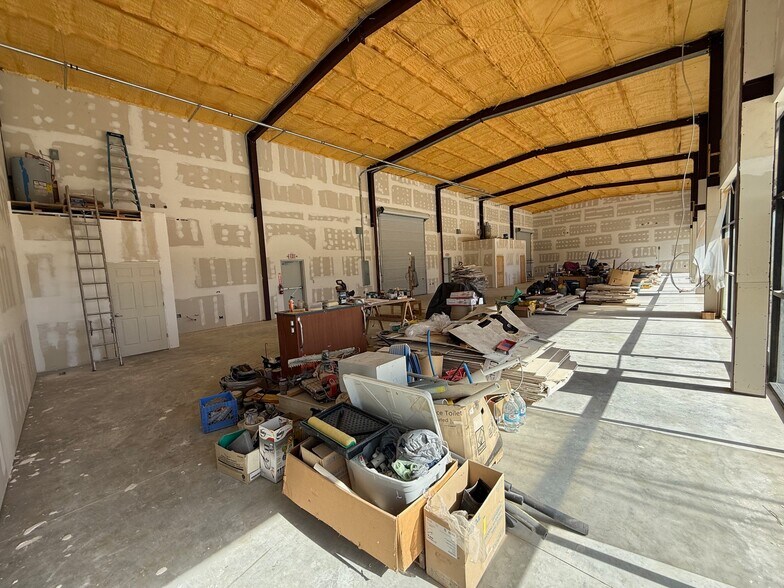 More Photos Of 18487 Highway 105, Cleveland General Retail For Lease