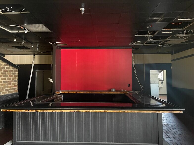 More Photos Of 1423 E Mound Rd, Decatur General Retail For Sale