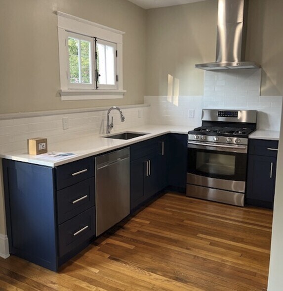 More Photos Of 601 Overton St, Newport Storefront Retail Residential For Sale