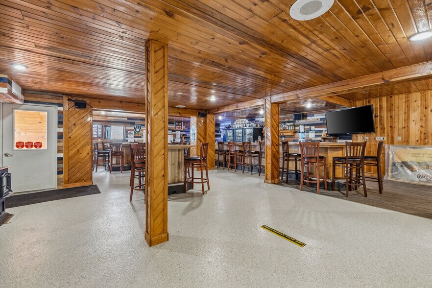 More Photos Of 504 Milwaukee St, Lomira Flex For Sale