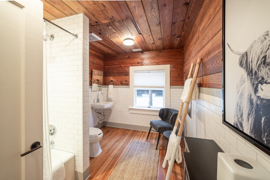 More Photos Of 904 San Antonio St, Austin Office For Lease