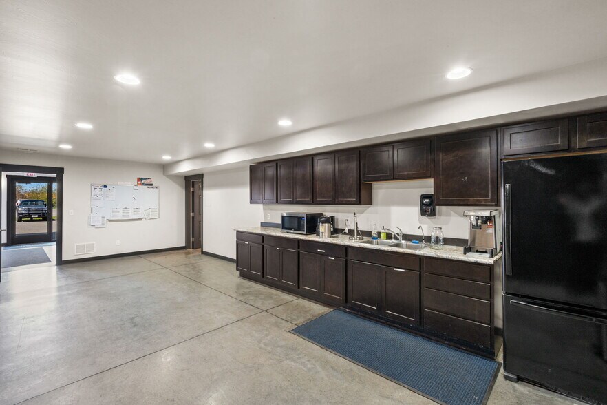 More Photos Of 146 Village Center Ln, Bozeman Flex For Sale