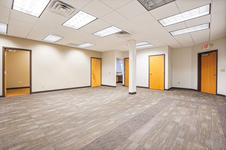 More Photos Of 5156 Blazer Pky, Dublin Medical For Lease
