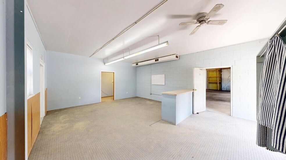 More Photos Of 120 W Charles St, Readstown Warehouse For Sale