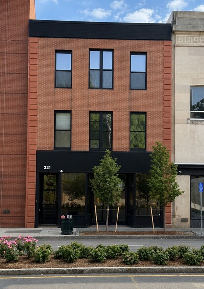 Primary Photo Of 221 Main St, Danbury Medical For Lease