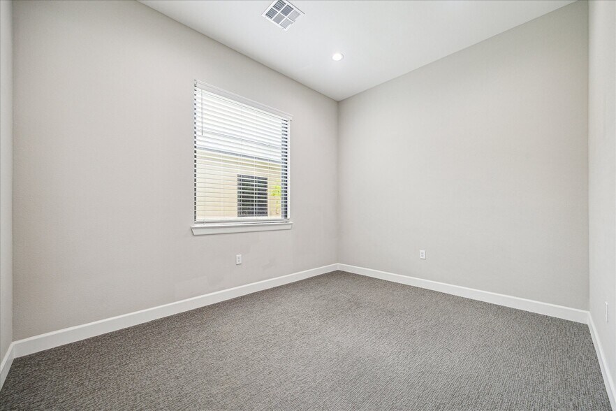 More Photos Of 4220 Cartwright Rd, Missouri City Medical For Sale