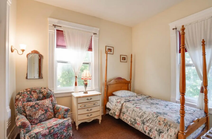 More Photos Of 211 Wisconsin Ave, Wisconsin Dells Hotel For Sale