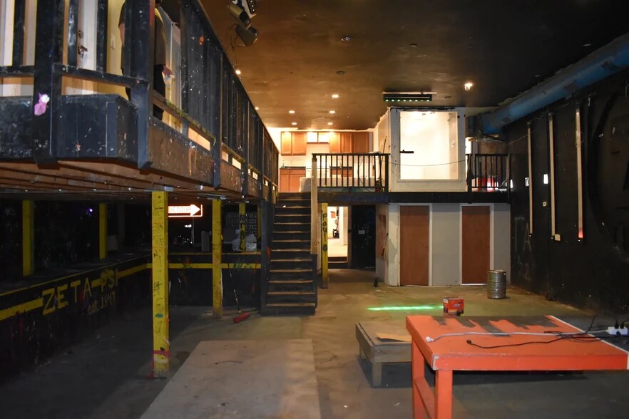 More Photos Of 16 Lisle Ave, Binghamton Sorority Fraternity House For Sale