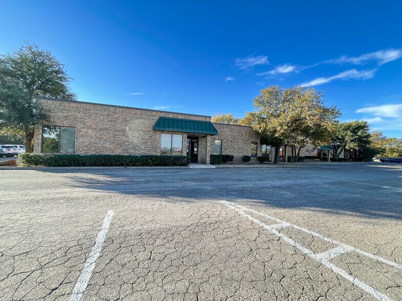 Primary Photo Of 4101-4103 84th St, Lubbock Office For Lease