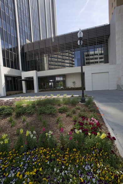 More Photos Of 210 E Capitol St, Jackson Office For Lease