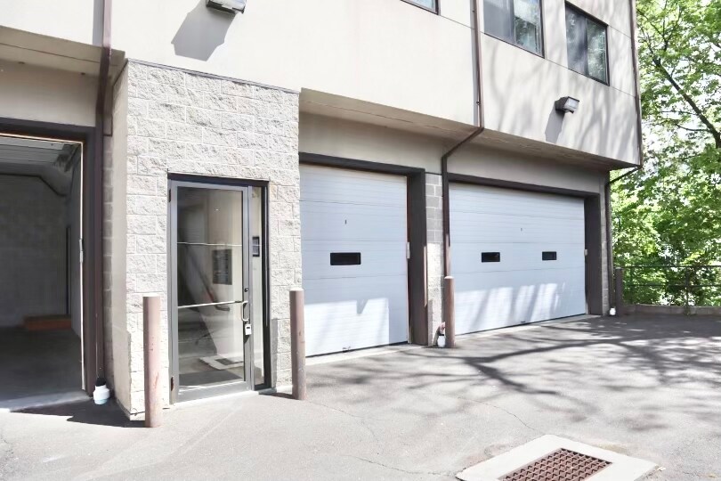 More Photos Of 23 Ryan St, Stamford Flex For Sale