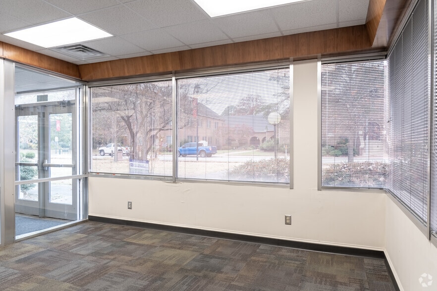 More Photos Of 3781 S Main St, Farmville Bank For Sale