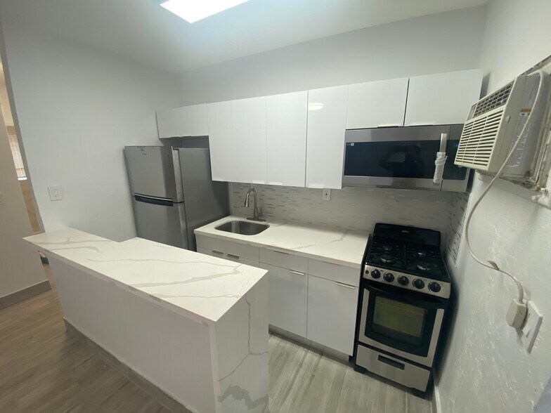 More Photos Of 1723 Liberty St, Hollywood Apartments For Sale