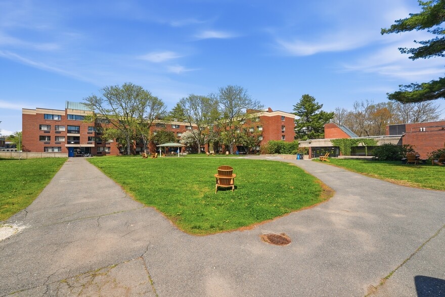 More Photos Of 893 West St, Amherst Schools For Sale