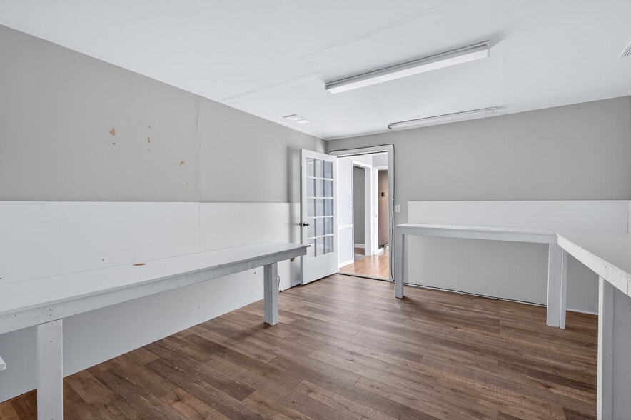 More Photos Of 4109 Robinson St, Covington Freestanding For Sale