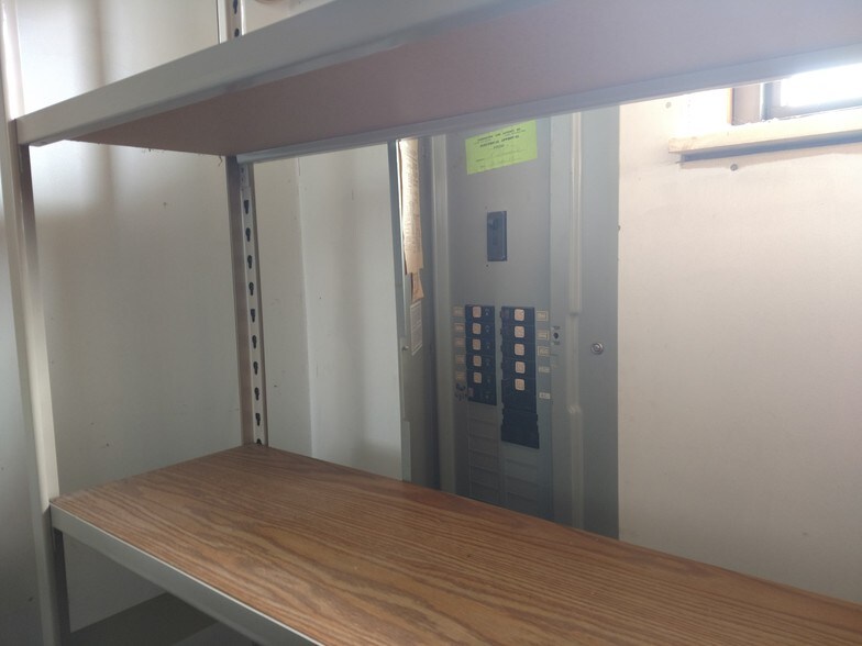 More Photos Of 5836 N Lapeer Rd, North Branch Storefront For Lease