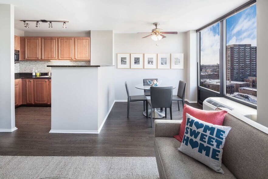 More Photos Of 4334 N Hazel St, Chicago Apartments For Lease