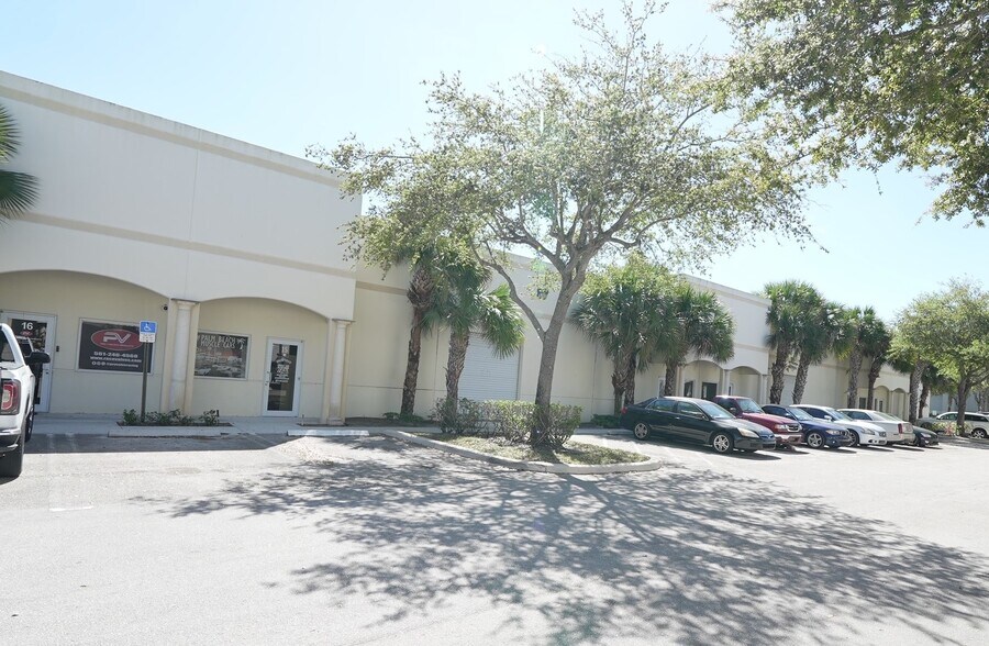 More Photos Of 587 105th Ave N, West Palm Beach Light Distribution For Lease