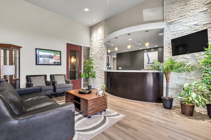 More Photos Of 3401 Royal Vista Blvd, Round Rock Medical For Lease