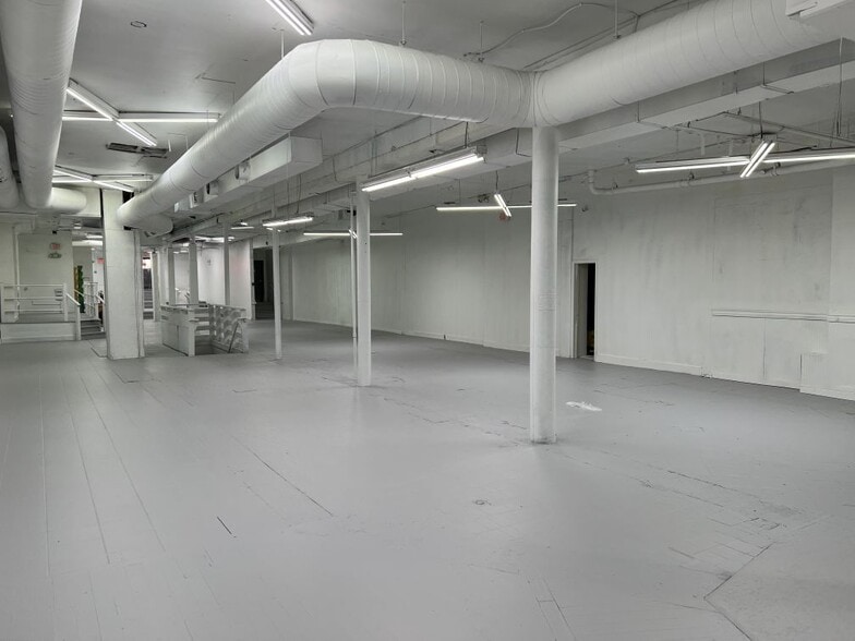 More Photos Of 813 Chapel St, New Haven Freestanding For Lease