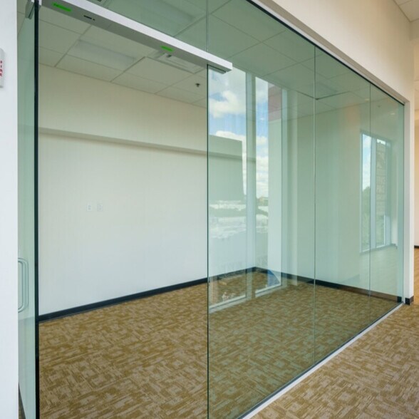 More Photos Of 50 S Lemon Ave, Sarasota Office For Lease