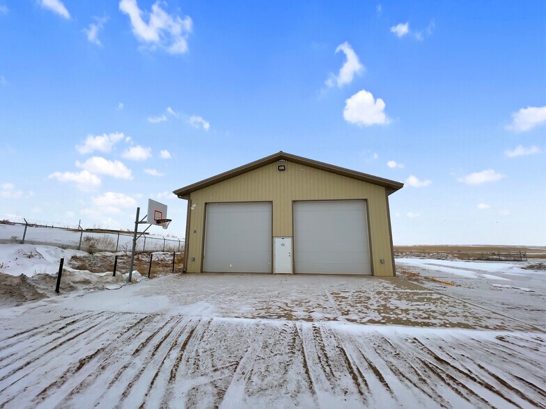 More Photos Of 6035 138th Ave NW, Williston Industrial For Lease