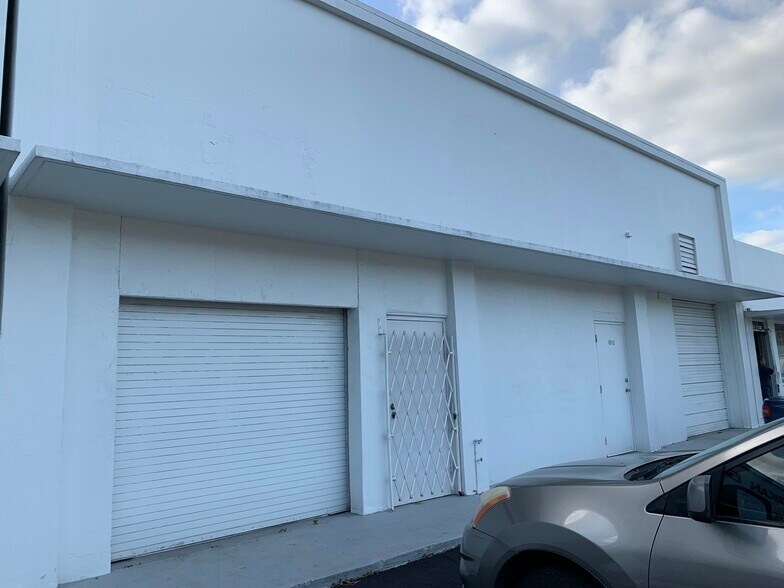 More Photos Of 1810 N Dixie Hwy, Hollywood Warehouse For Sale