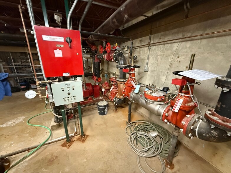 More Photos Of 6400 E Broad St, Columbus Medical For Sale