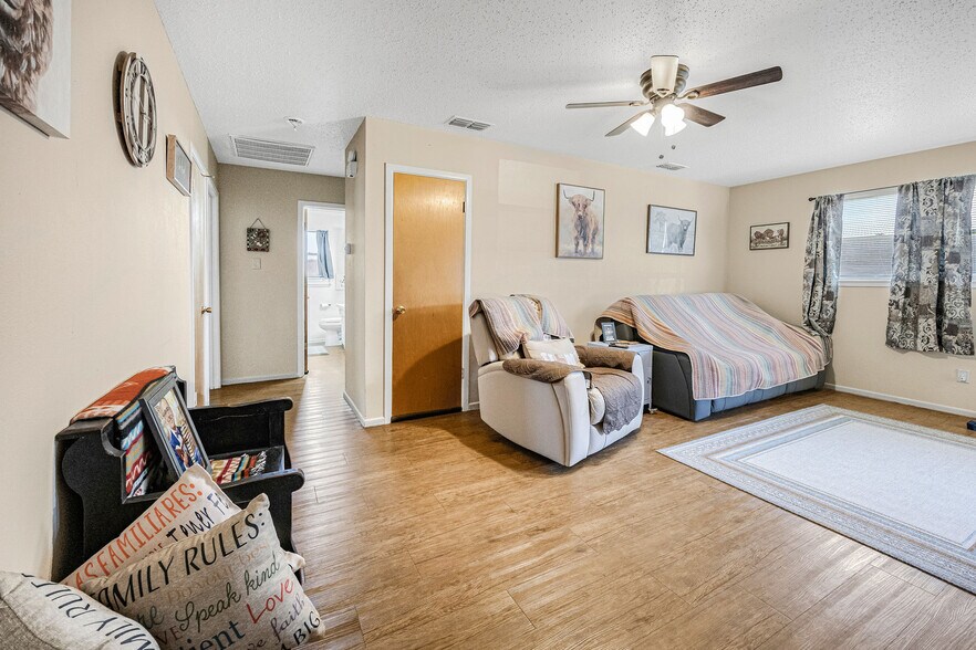 More Photos Of 501-524 Plaza Dr, Slaton Apartments For Sale