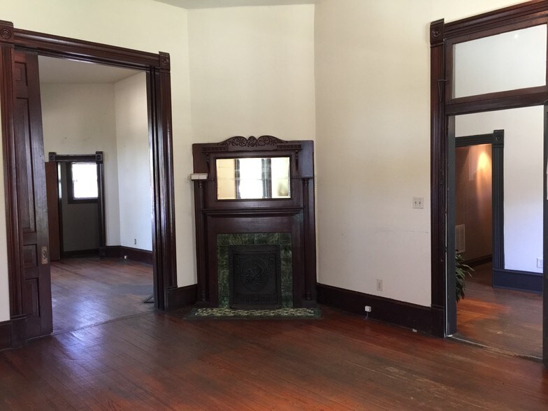 More Photos Of 1000 E Cesar Chavez St, Austin Loft Creative Space For Lease