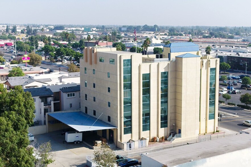 More Photos Of 1425 E Holt Ave, Pomona Office For Sale