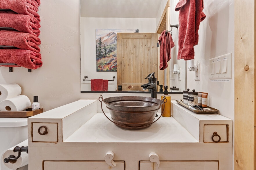 More Photos Of 417 Main St, Ashton Specialty For Sale