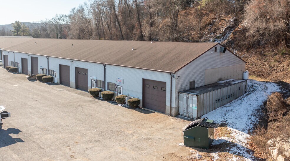 More Photos Of 50 S End Plz, New Milford Light Distribution For Sale