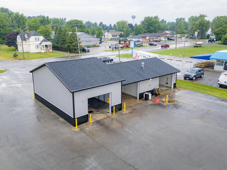 More Photos Of 3181 Lewis Ave, Ida Carwash For Sale