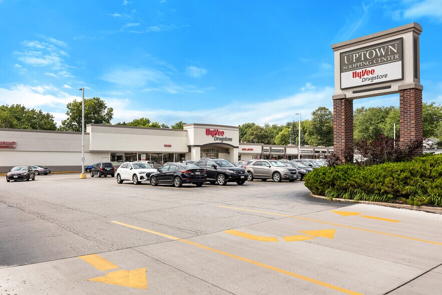 More Photos Of 4040-4125 University Ave, Des Moines Unknown For Lease