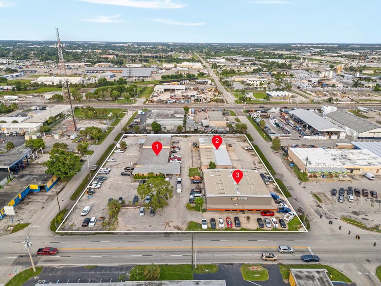 More Photos Of 2559 Fowler St, Fort Myers Unknown For Lease