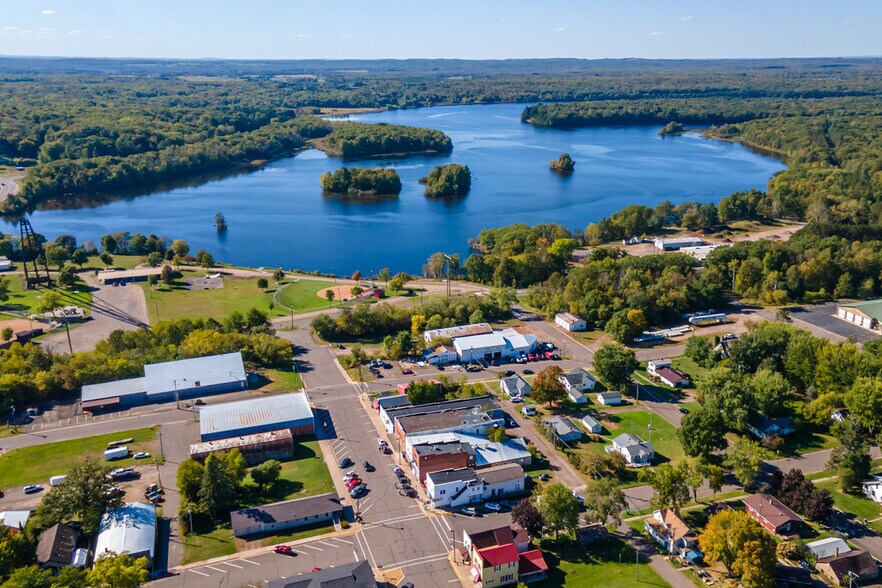 More Photos Of 116 Main St, Cornell Bar For Sale