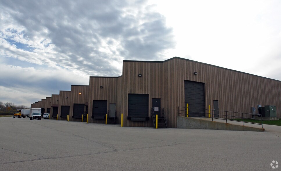 More Photos Of 28401 N Ballard Dr, Lake Forest Warehouse For Lease