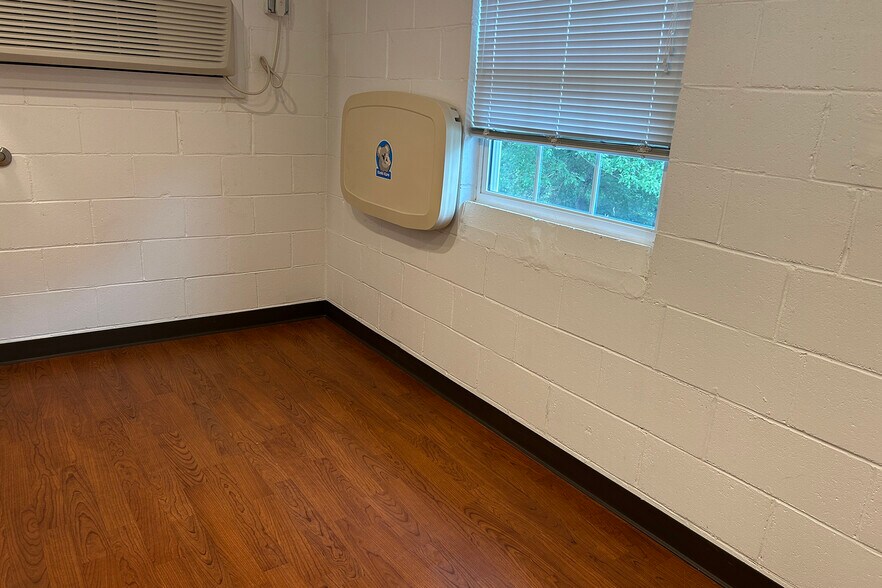 More Photos Of 1001 E Tulip Road, Solsberry Office For Lease