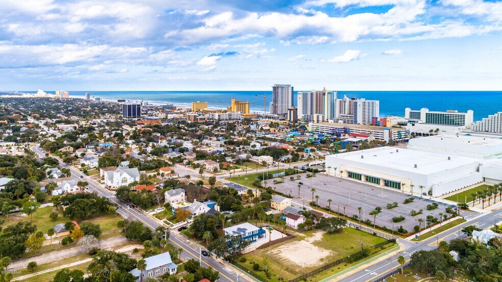 More Photos Of 112 N Peninsula Dr, Daytona Beach Apartments For Sale