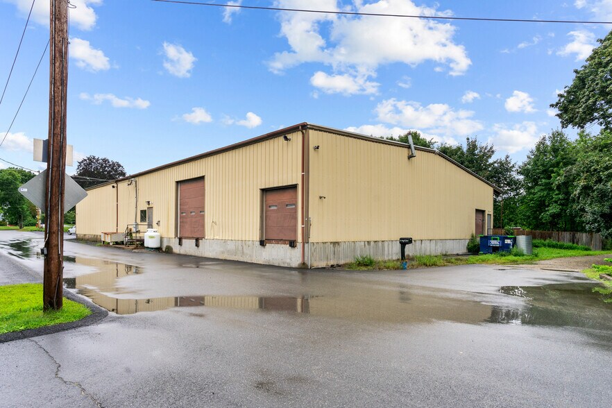 More Photos Of 1155 Victory Hwy, Burrillville Warehouse For Lease