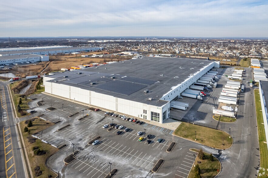 More Photos Of 1119 W Middlesex Ave, Port Reading Unknown For Lease