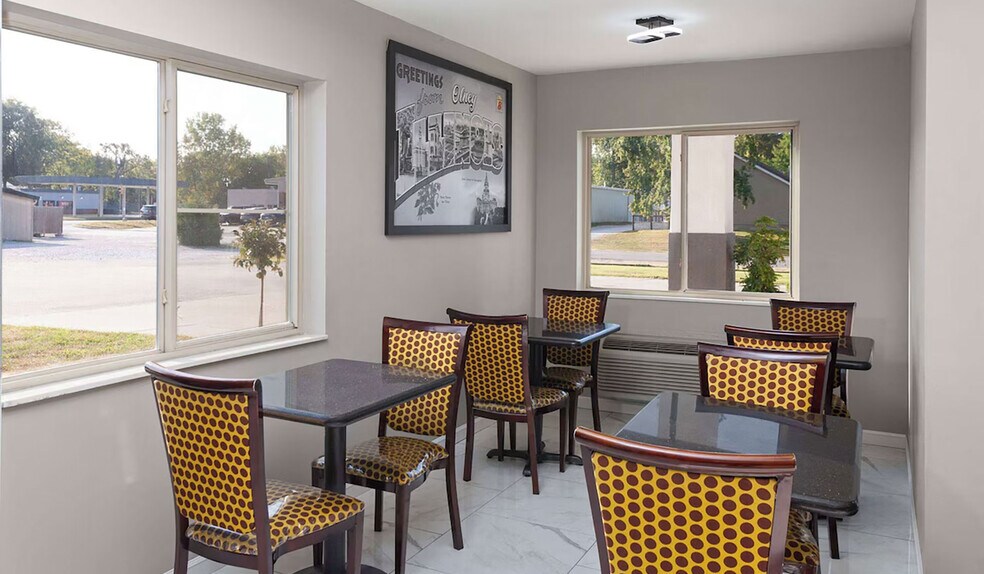 More Photos Of 425 S West St, Olney Hotel For Sale